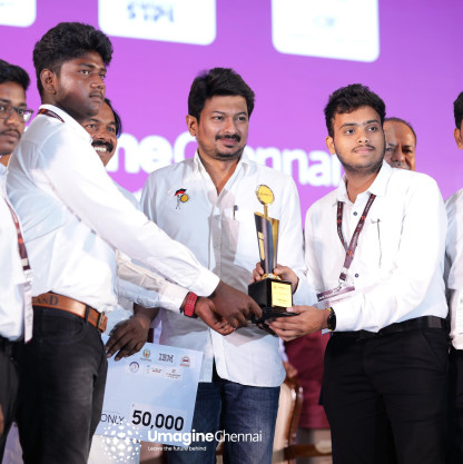 Fizon Tech team receiving award at Umagine Chennai
